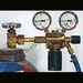Oxygen pressure regulator and manometer 
